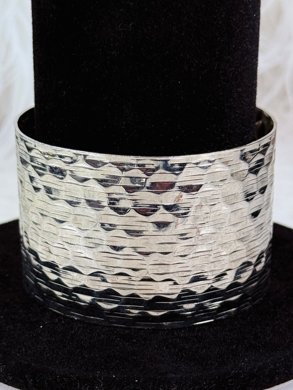 Vintage Silvertone lightweight, hammered wide cuff bracelet